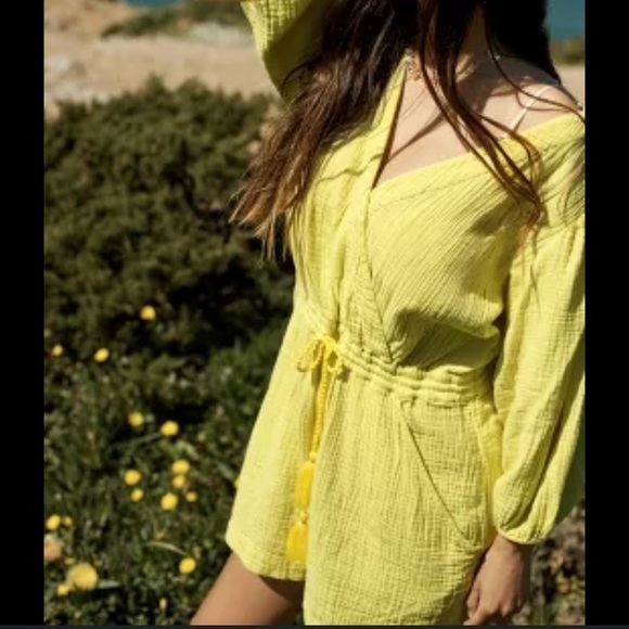 ANTHROPOLOGIE Maeve Celia Gauzy Romper. Size XS pale yellow - Picture 2 of 14